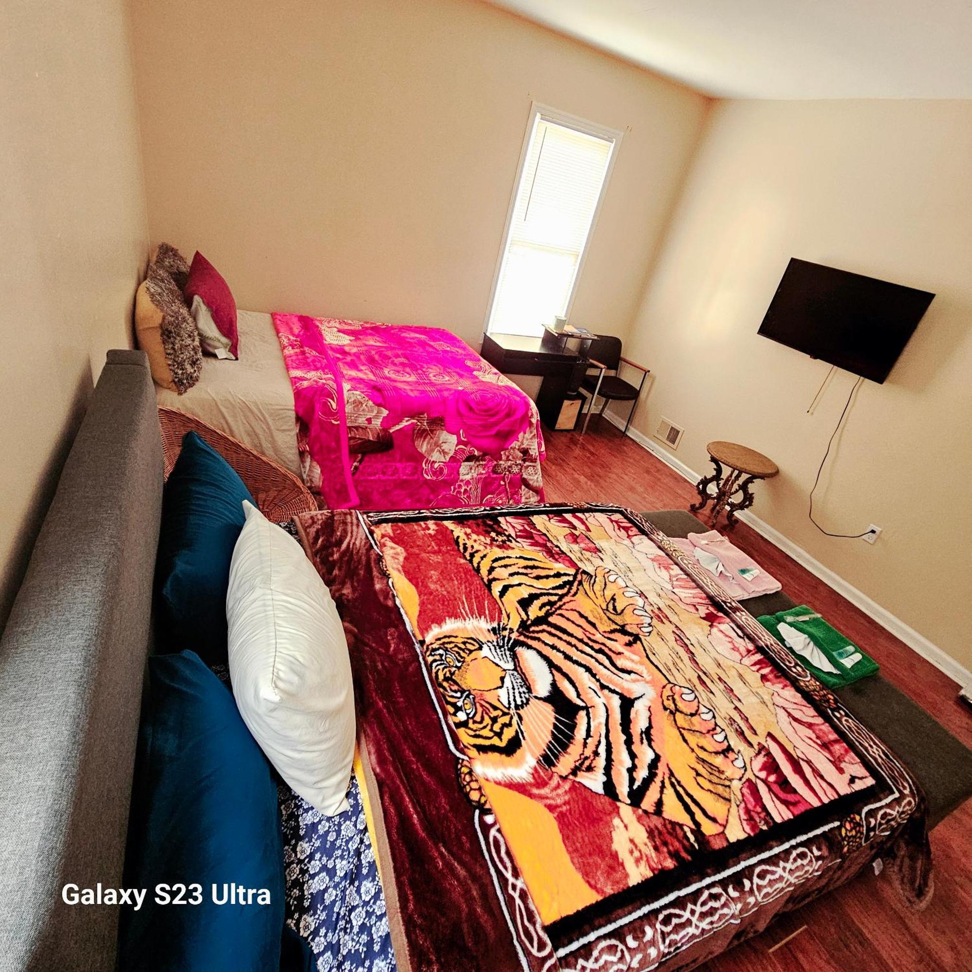 Divine Villa & Resorts Guest House - 283 Lehigh Ave Newark Extérieur photo